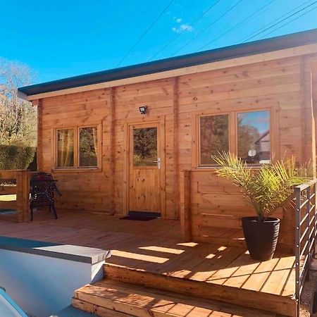 Chalet 2 Personnes Avec Jacuzzi Et Piscine Saisonniere Partagee Corcieux ภายนอก รูปภาพ