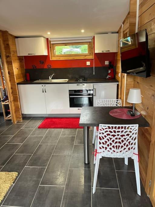 Chalet 2 Personnes Avec Jacuzzi Et Piscine Saisonniere Partagee Corcieux ภายนอก รูปภาพ
