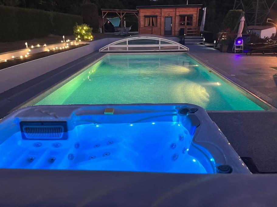 Chalet 2 Personnes Avec Jacuzzi Et Piscine Saisonniere Partagee Corcieux ภายนอก รูปภาพ