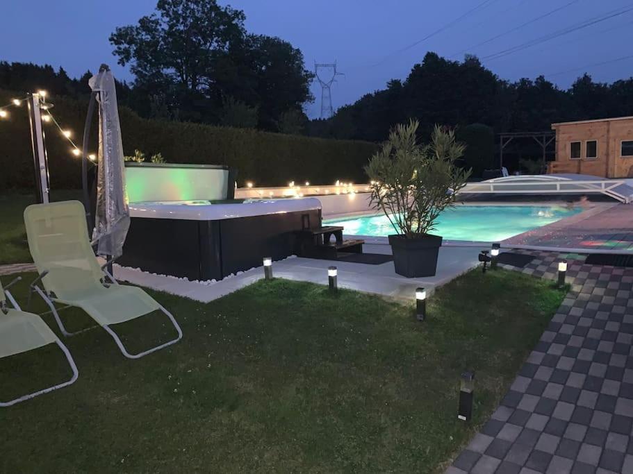 Chalet 2 Personnes Avec Jacuzzi Et Piscine Saisonniere Partagee Corcieux ภายนอก รูปภาพ
