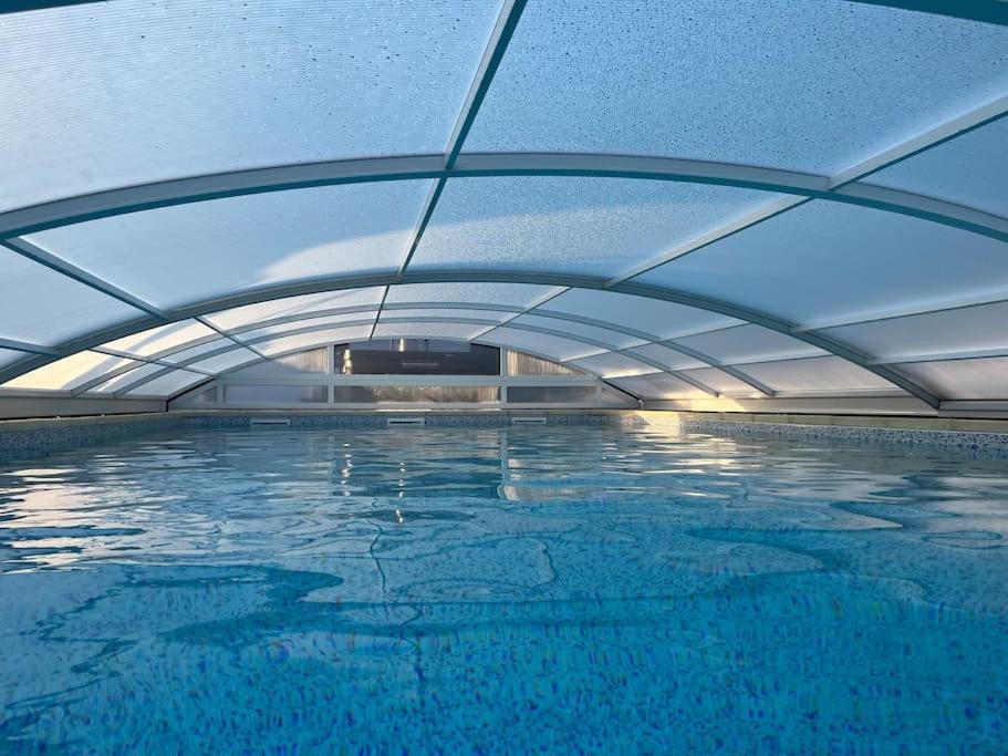 Chalet 2 Personnes Avec Jacuzzi Et Piscine Saisonniere Partagee Corcieux ภายนอก รูปภาพ